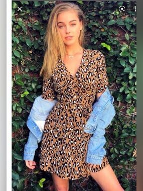DVF  Diane Von Furstenberg Leopard Print Wrap Mini Dress - Brown size 6